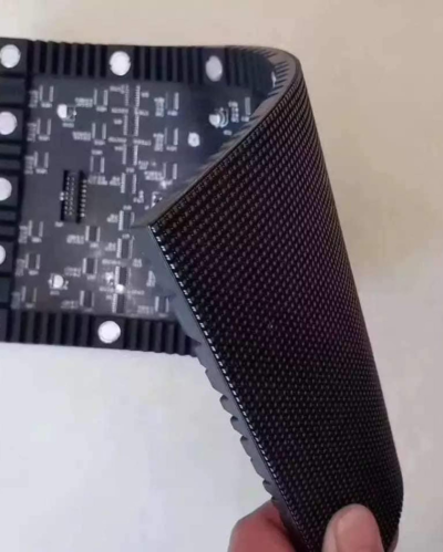 19 Indoor Fixed Installation LED Display Customized Size Simple Iron Cabinet Screen Solution